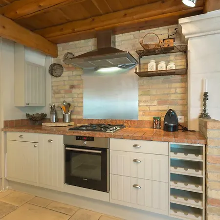 Bacchus, Provence Villa Les Angles (Gard)